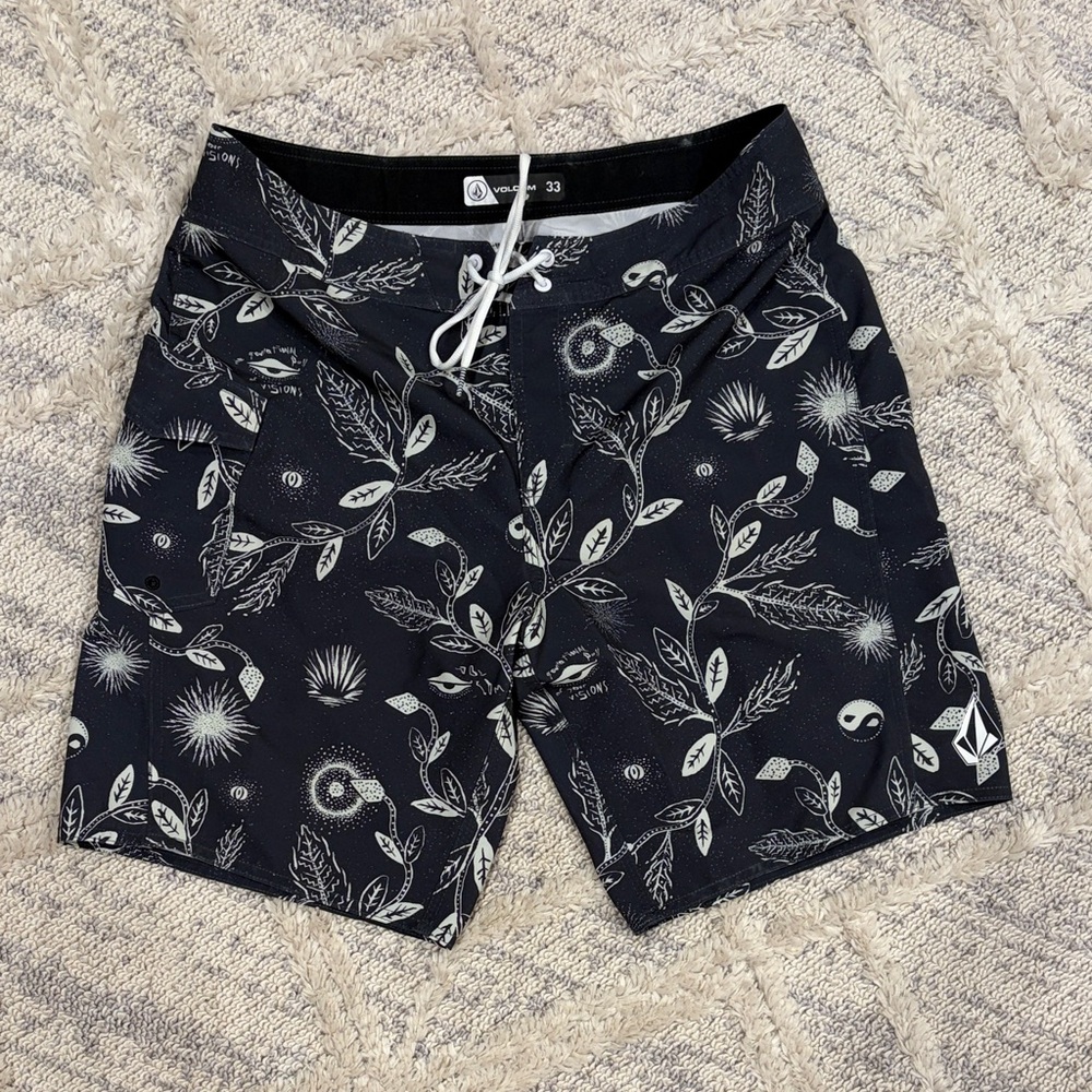 Volcom Black Leaf Pattern Hybrid Shorts